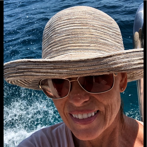 Meet your Posher, Tracy - Picture 3 of 3